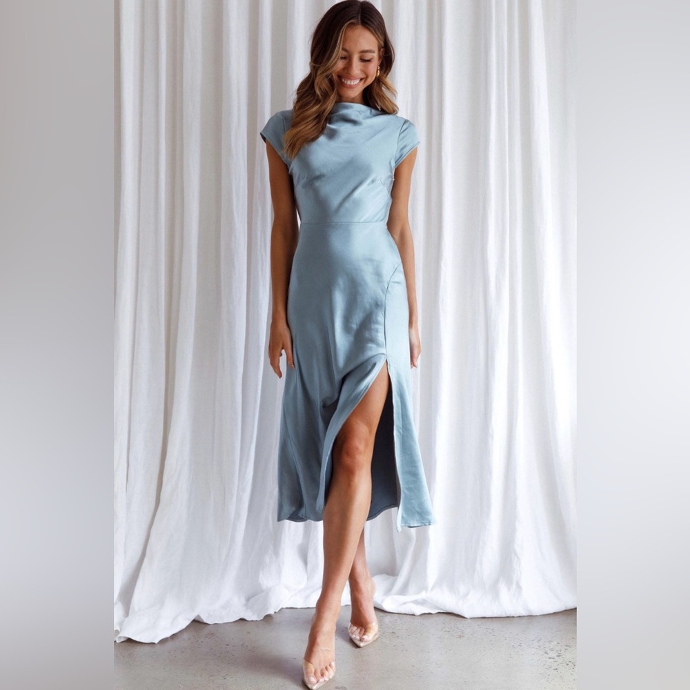 Selfie Leslie Sky Blue Midi Dress
